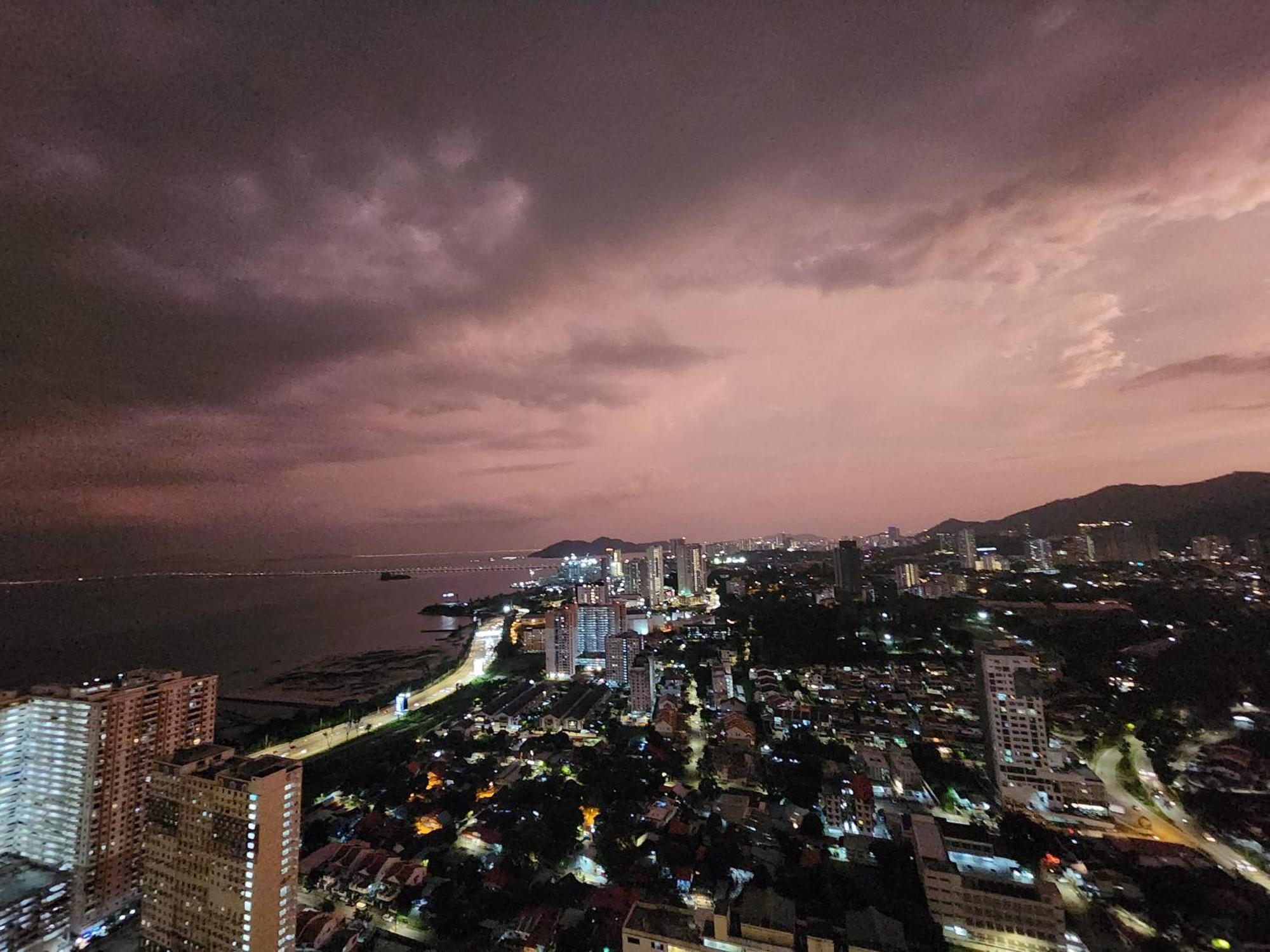 Urban Suites - Penang Jelutong エクステリア 写真